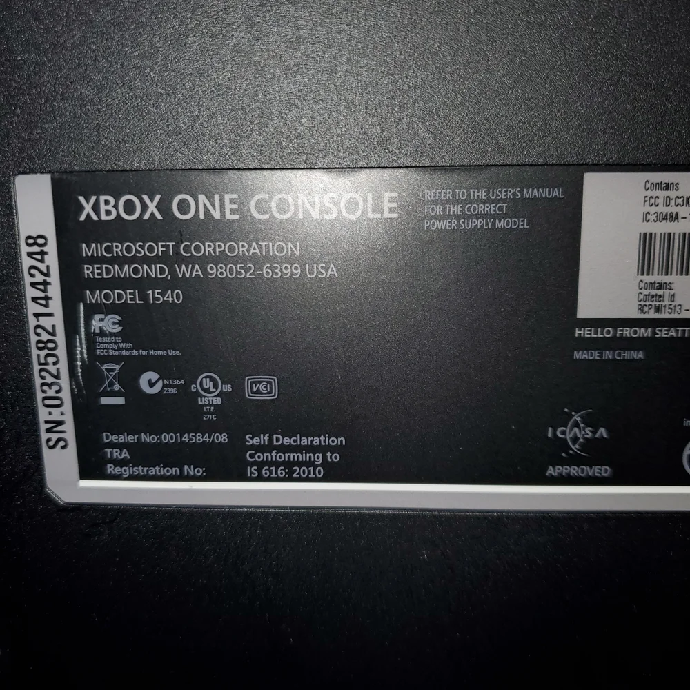 XBOX ONE CONSOLE MODEL 1540+Xbox Wireless Controller+high speed HDMI Cable